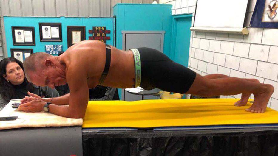 62 Year Old Retired U S Marine Holds Plank For Over 8 Hours Breaks World Record Naperville