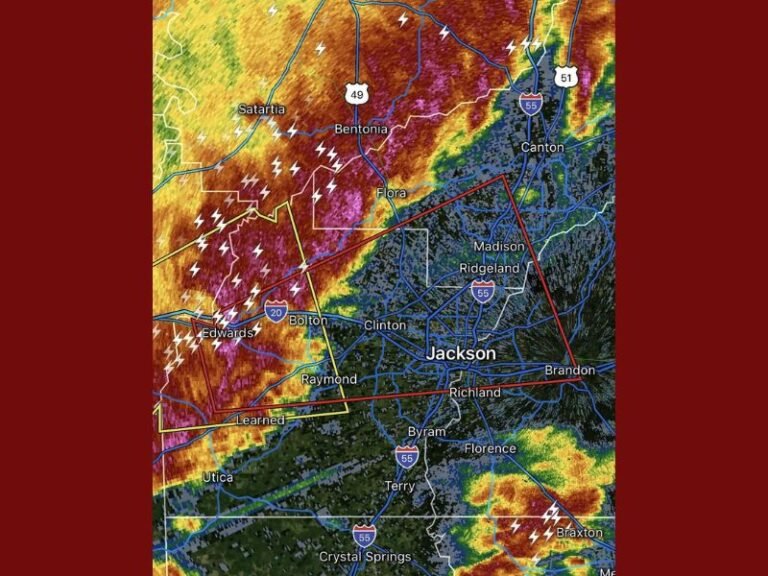 Tornado-Warning Storm Approaches Jackson, Mississippi as Severe System Moves East at 45 MPH