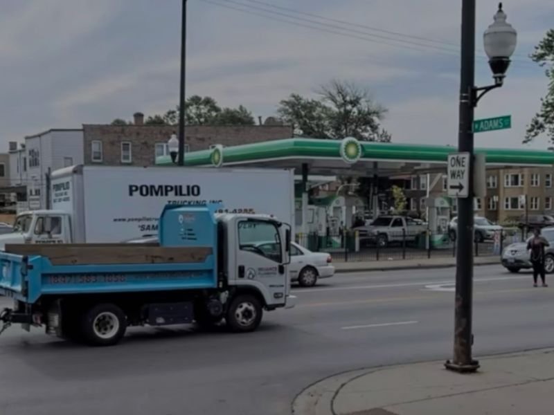 Chicago Police Investigate Attempted Child Luring Incident After Two Suspects Allegedly Tried to Entice Children Into Van in South Austin