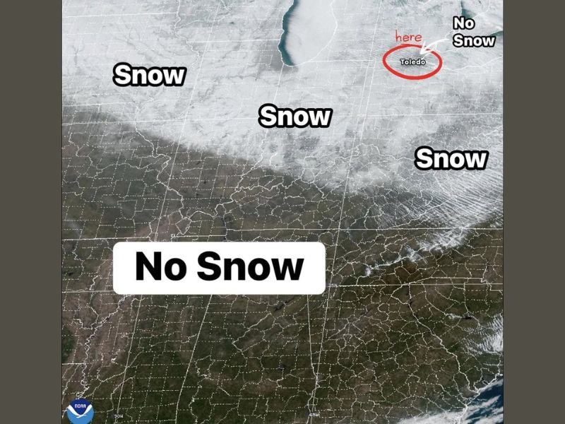 Ohio Satellite Image Shows Toledo as the Only Snow-Free Zone in the Great Lakes Region