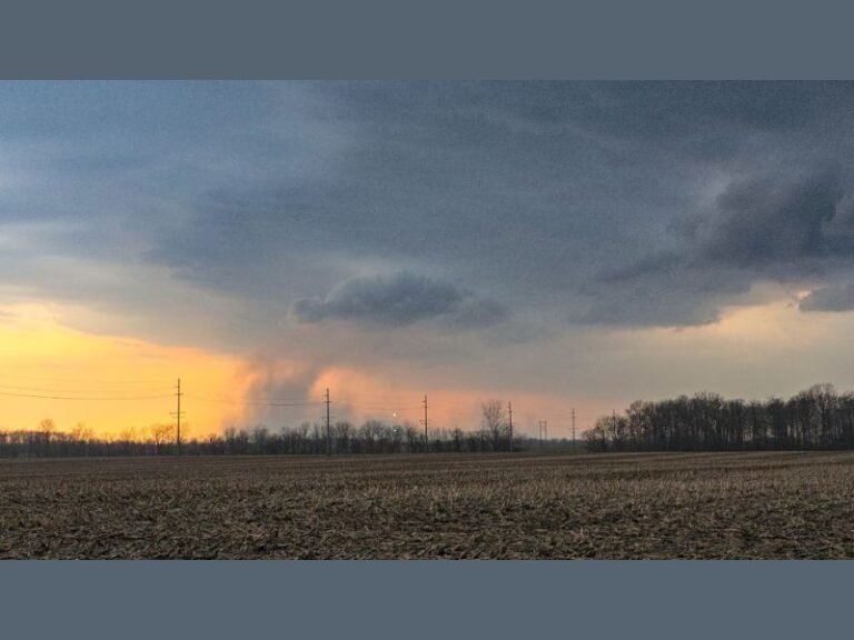 Indiana Alamo Gustnado Spins Up Dust Column Near Crawfordsville Triggering Tornado Warning With Dramatic Storm Structure
