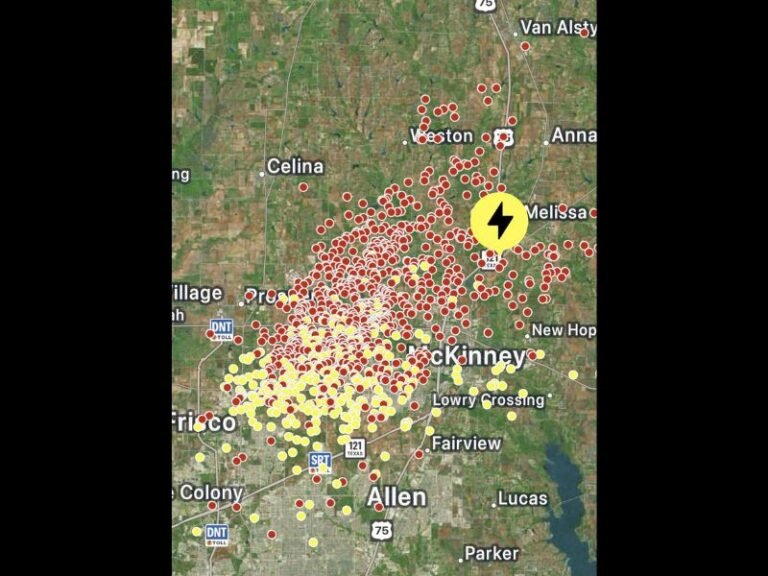 Intense Lightning Storm Erupts Over Collin County, Texas — Hundreds of Strikes Reported Near McKinney and Frisco as Storm Moves Toward Grayson County
