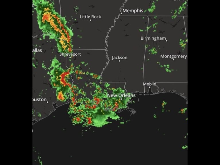 Strong Storm Line With Heavy Rain and Loud Thunder Sweeping From Louisiana and Shreveport Through New Orleans and Marching East Toward Jackson and Mississippi Saturday Morning